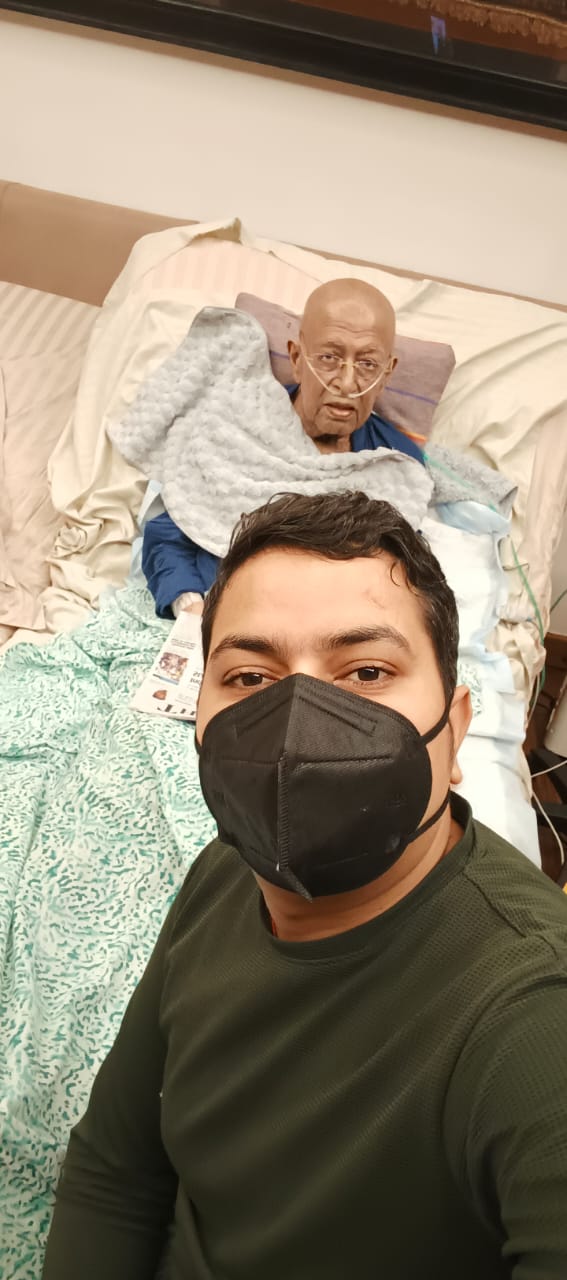 Attendant providing patient care